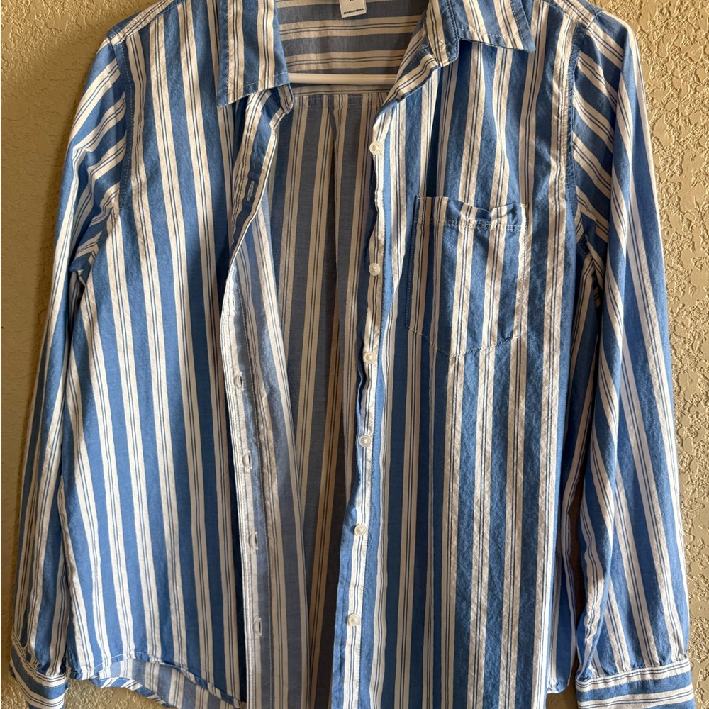 Old Navy Men's Casual Blue and White Striped Shirt
